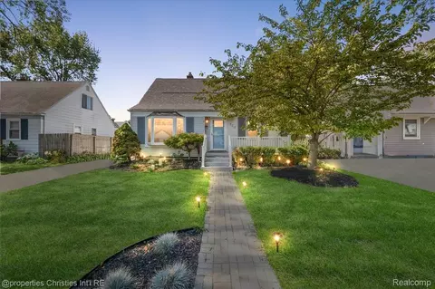 305 N Kenwood Ave, Royal Oak, MI 48067