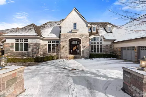 2951 Turtle Pond Ct, Bloomfield Hills, MI 48302