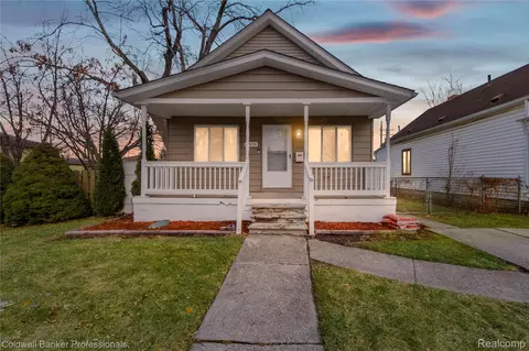 24236 Shakespeare Ave, Eastpointe, MI 48021