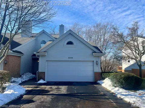 5069 Timberway Trl, Independence, MI 48346