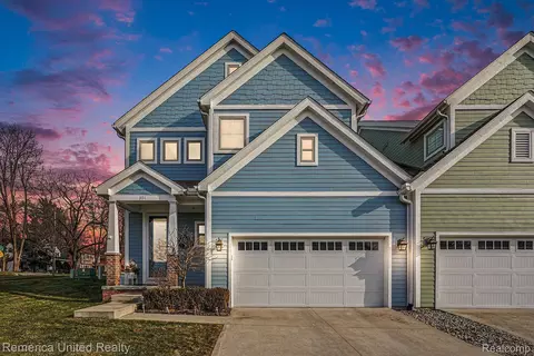 301 River Wood Trl, Milford, MI 48381