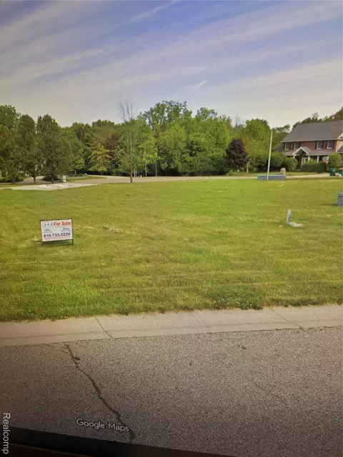 748 Bending Ct, Flushing, MI 48433