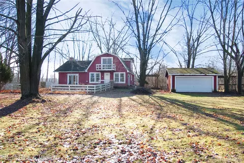 1315 W Marr Rd, Howell, MI 48855