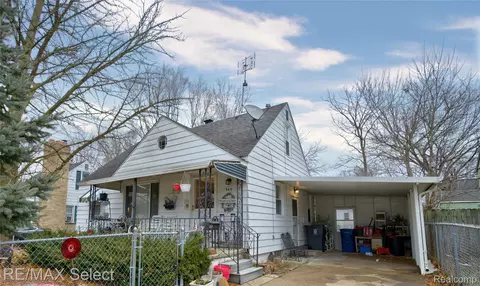 945 Salisbury Ave, Flint, MI 48532