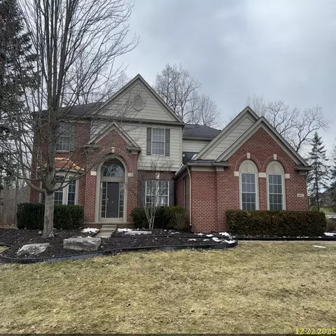 49652 Waterstone Estates Cir, Northville, MI 48168