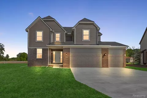 28320 Nadia Ln, Chesterfield, MI 48047