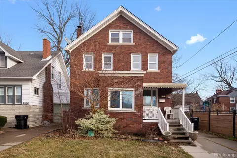 147 1st St, Wyandotte, MI 48192