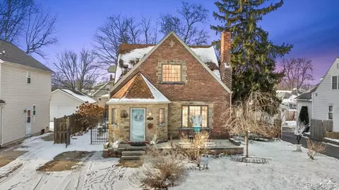 3003 Cumberland Rd, Berkley, MI 48072