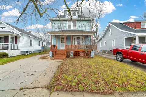729 13th St, Port Huron, MI 48060