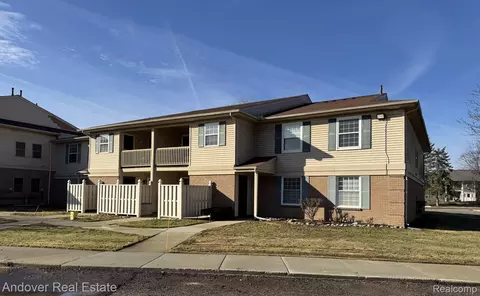 19248 Northridge Dr, Northville, MI 48167