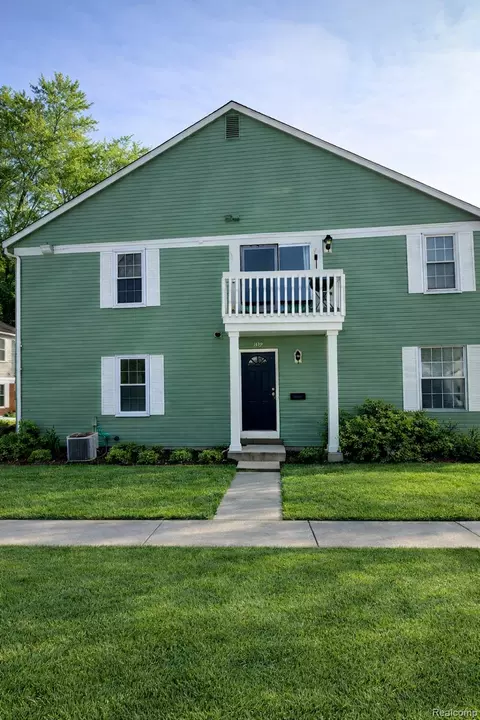 1479 Wingate Blvd, Ypsilanti, MI 48198