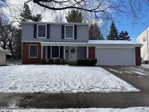 1601 N Fairview Ave, Lansing, MI 48912