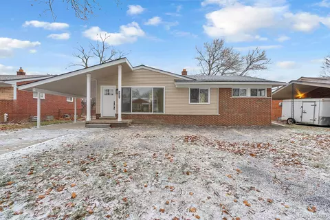 23080 Parklawn St, Oak Park, MI 48237