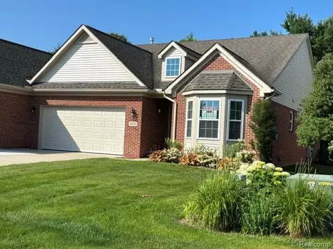 1876 Genoa Cir, Genoa, MI 48843