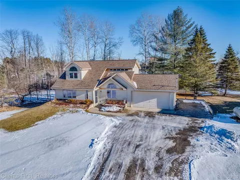 4663 Elm Dr, Edwards, MI 48661