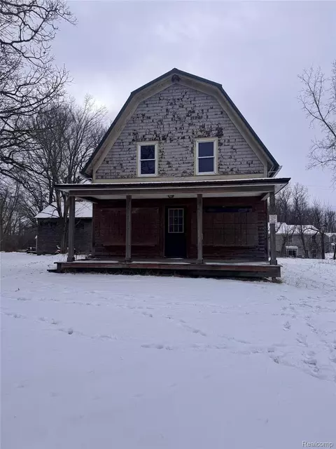 8545 Jackson Rd, Lima, MI 48130