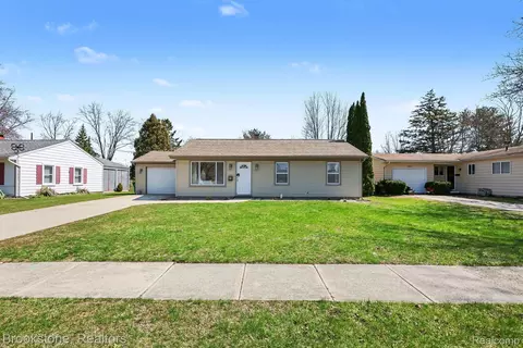 70424 Karen St, Richmond, MI 48062