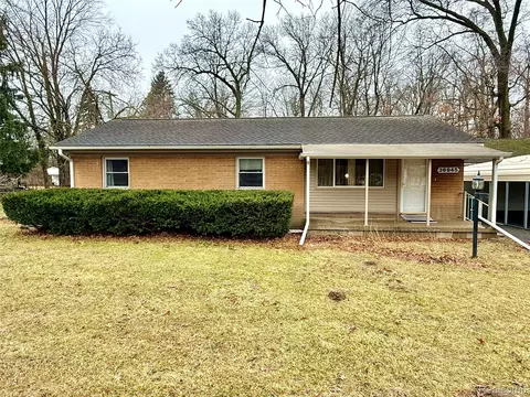 36945 Menton St, Romulus, MI 48174