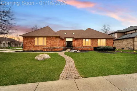 47343 Rail Dr, Shelby Township, MI 48315