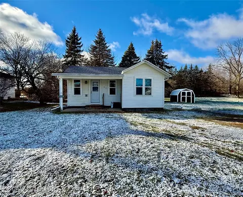 563 N Ovid St, Elsie, MI 48831