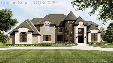 3215 Pompilio Dr, Oakland, MI 48306