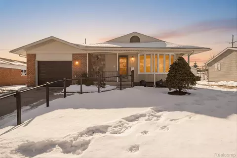 201 Ely Dr S, Northville, MI 48167
