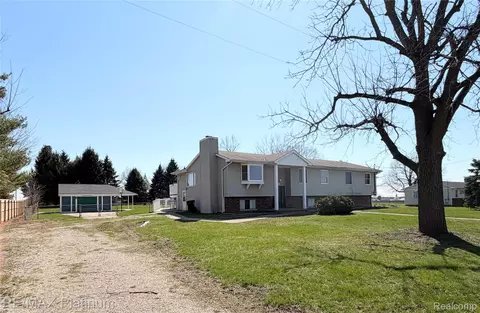3965 Parsons Rd, Howell, MI 48855