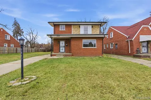 18425 Lesure St, Detroit, MI 48235