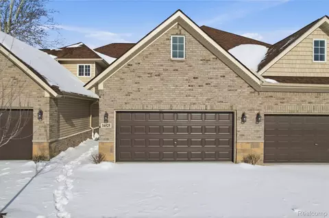 16525 Savor Ln, Clinton Township, MI 48038