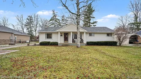 15643 Fry St, Plymouth, MI 48170