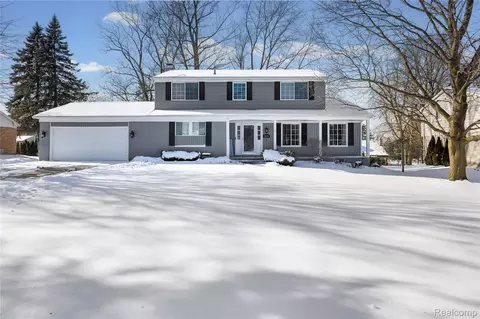 1824 Hickory Bark Ln, Bloomfield Hills, MI 48304
