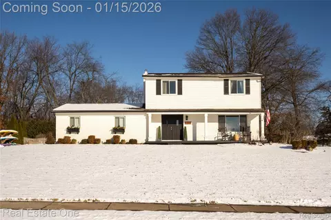 8680 Harbortowne Dr, Villageofclarkstoncity_oakland, MI 48348