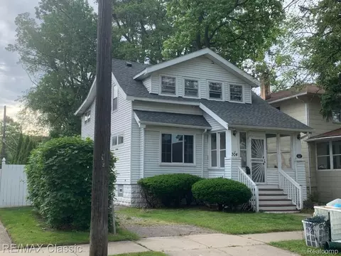 304 Baker St, Royal Oak, MI 48067