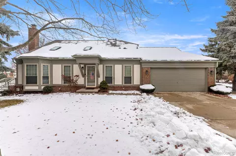 1878 Otter Pond Ln, Canton, MI 48188
