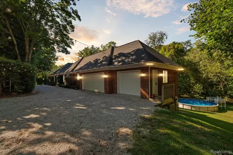 146 S Rogers St, Northville, MI 48167