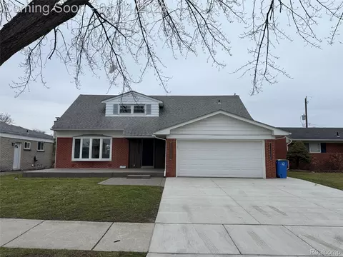 27204 Sheahan Dr, Dearborn Heights, MI 48127