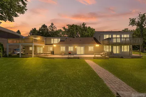 1794 S Hughes Rd, Brighton, MI 48114