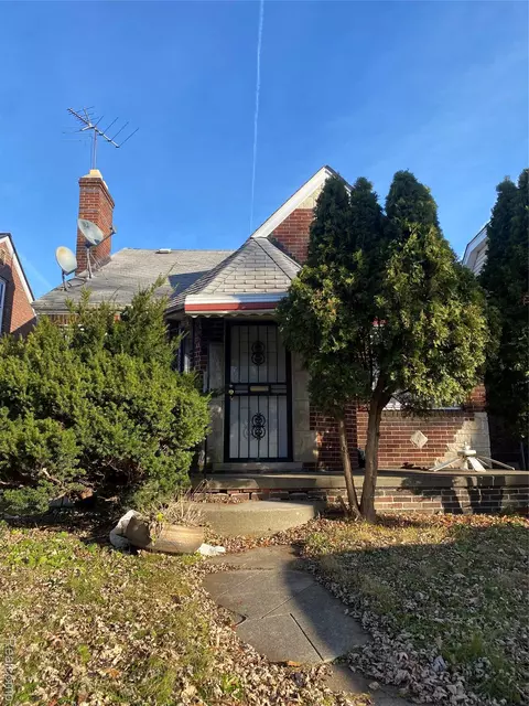 17184 Dresden St, Detroit, MI 48205