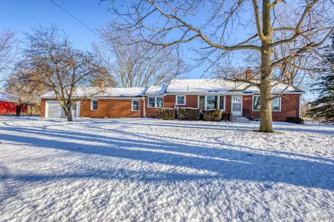 12923 Collins Rd, Brockway, MI 48097