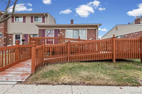 23665 Haig St, Taylor, MI 48180