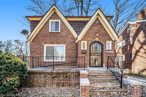 5911 Yorkshire Rd, Detroit, MI 48224