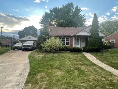 1414 Fairway Ct, Dearborn, MI 48124