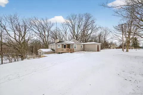 5300 Atlas Rd, Grand Blanc, MI 48439