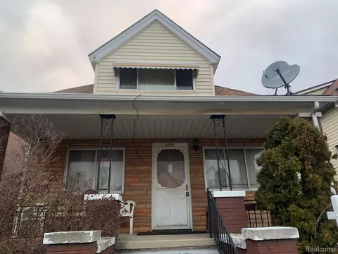 2255 Yemans St, Hamtramck, MI 48212
