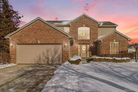2958 Blue Heron Ln, Wixom, MI 48393