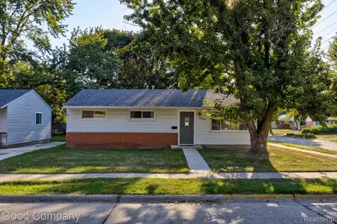 21900 Eastwood St, Oak Park, MI 48237