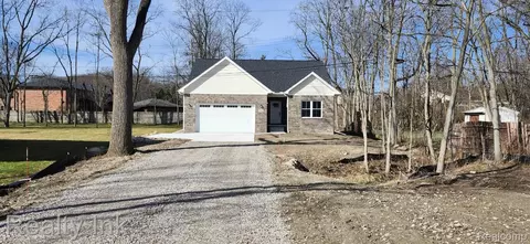 15833 Marilyn Ave, Plymouth, MI 48170