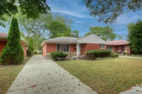 21661 Cloverlawn St, Oak Park, MI 48237