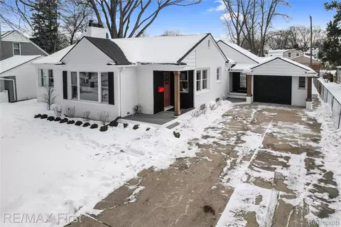 3023 Bamlet Rd, Royal Oak, MI 48073