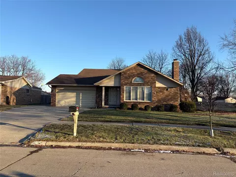 15542 Frederick Dr, Clinton Township, MI 48038